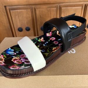 NEW! Johnny Was Double Band Leather Sandal Size‎ 10